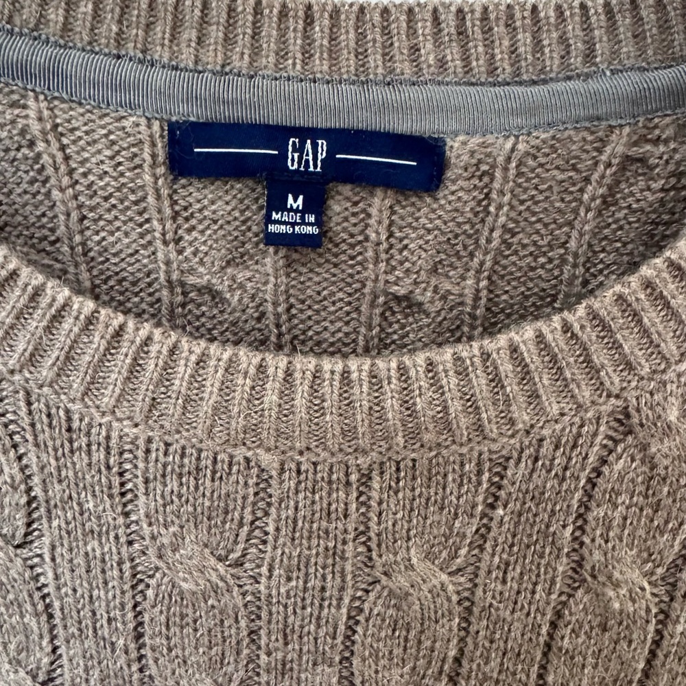 GAP Brown Cable Knit Sweater in Size Medium - Picture 7 of 8